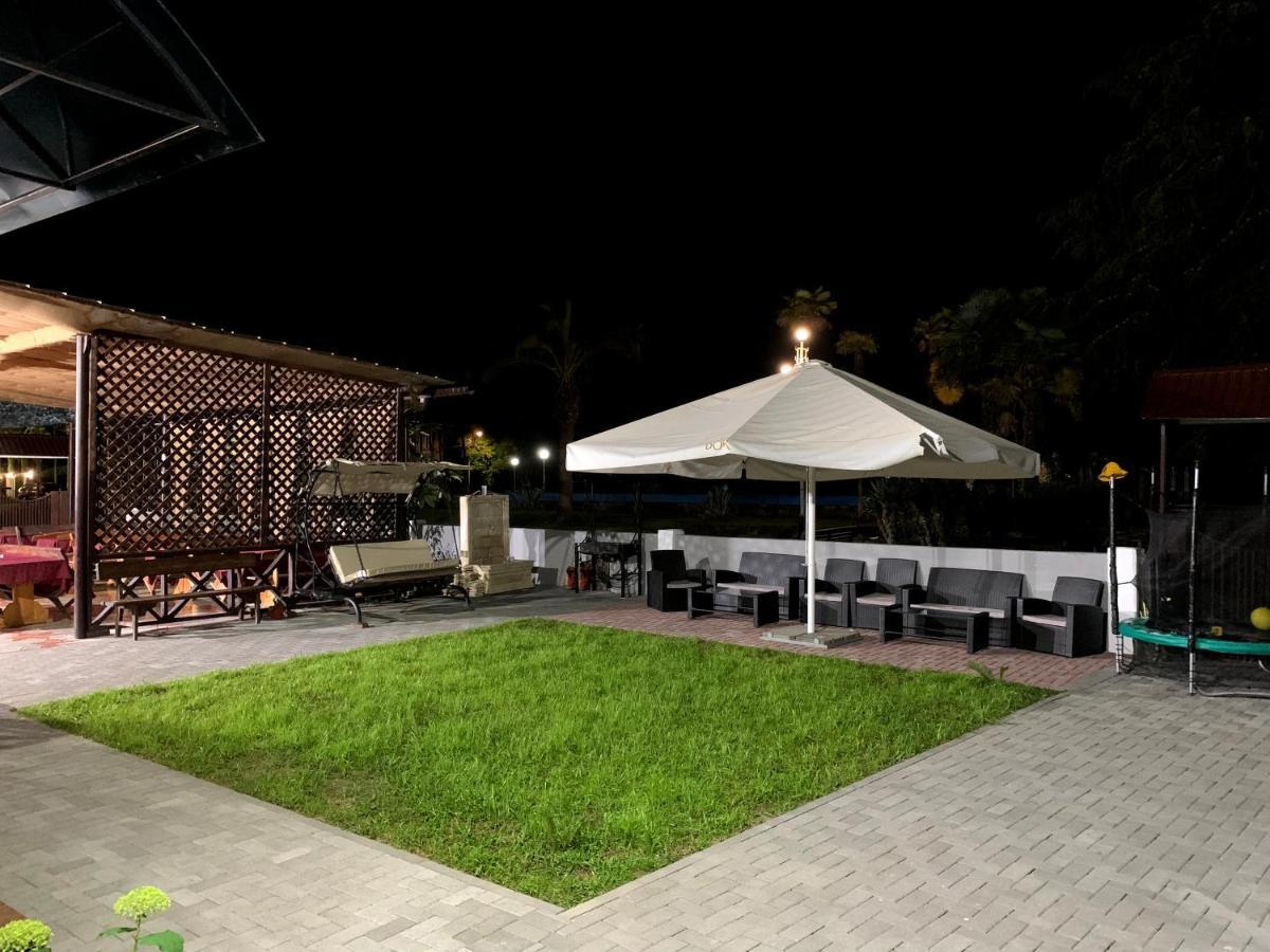 Mini Hotel Amra Pizunda Exterior foto