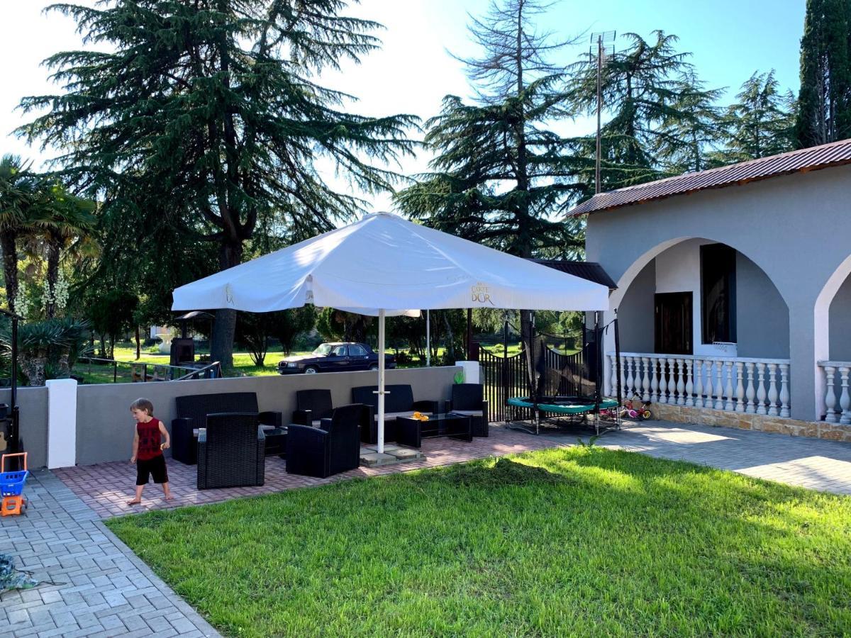Mini Hotel Amra Pizunda Exterior foto